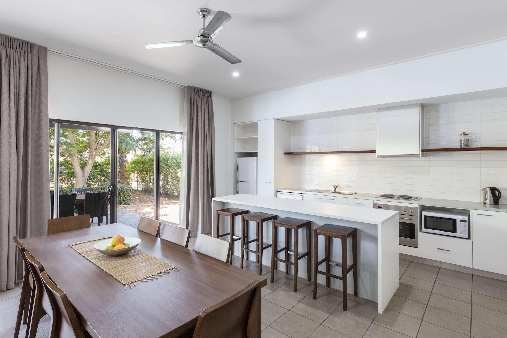 Oaks Cable Beach Resort Bagian luar foto