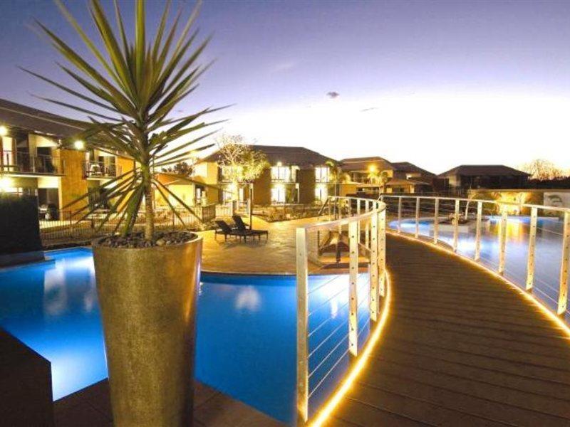 Oaks Cable Beach Resort Bagian luar foto