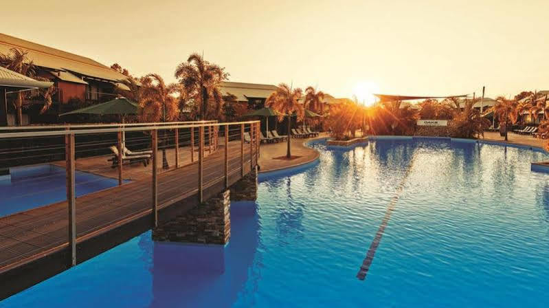 Oaks Cable Beach Resort Bagian luar foto