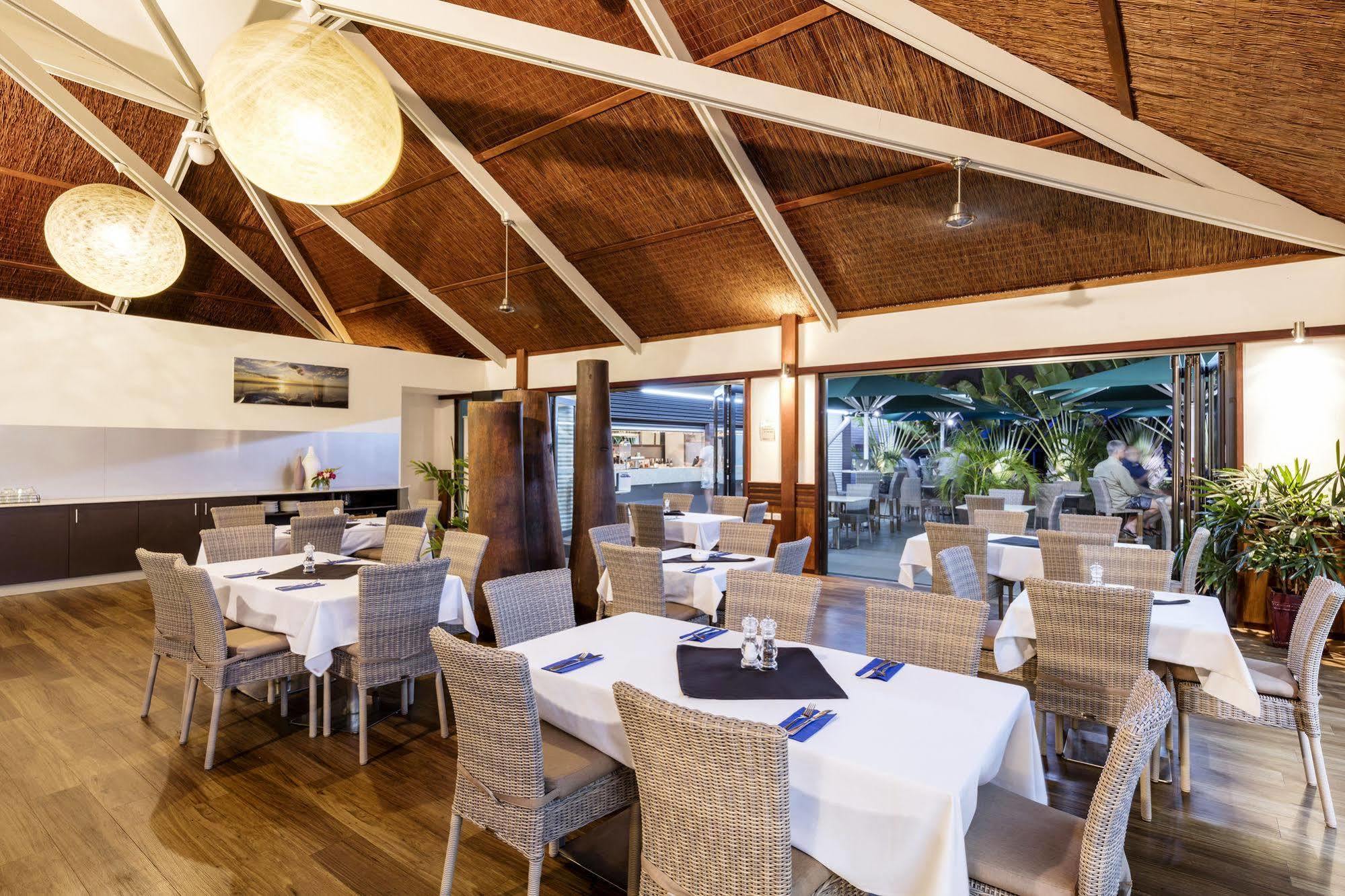 Oaks Cable Beach Resort Bagian luar foto