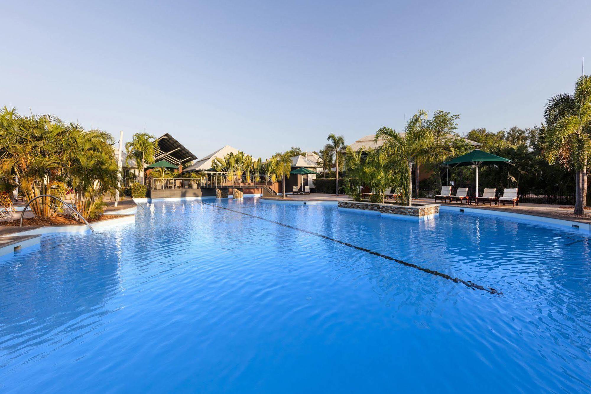 Oaks Cable Beach Resort Bagian luar foto