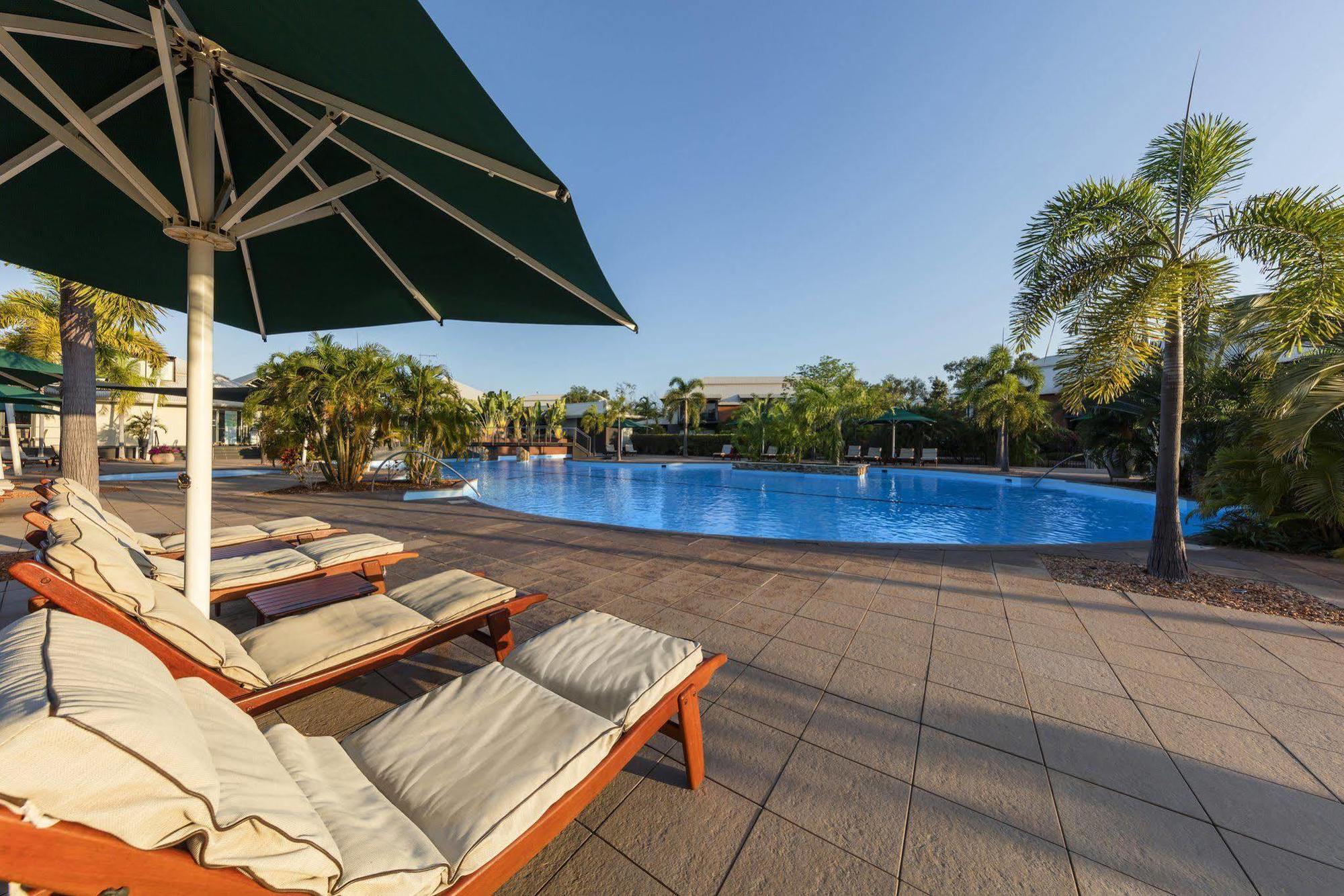 Oaks Cable Beach Resort Bagian luar foto