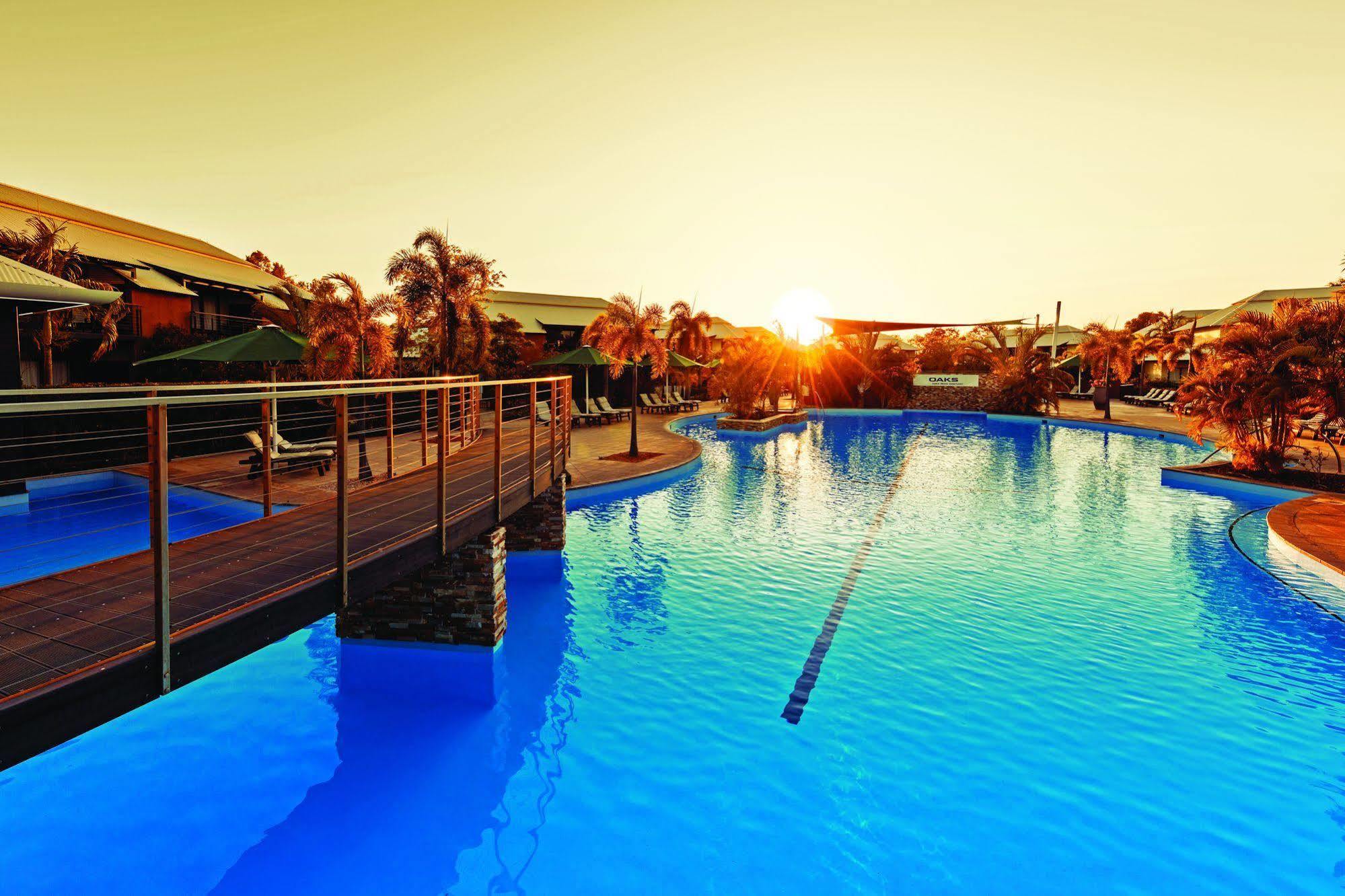 Oaks Cable Beach Resort Bagian luar foto